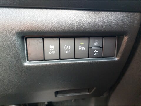 Suzuki Swift 1.2 Dualjet 83 12V Hybrid SZ5 5dr Auto 33