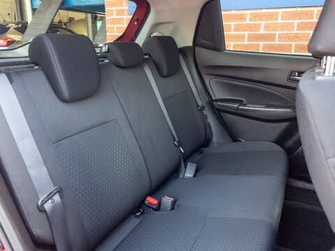 Suzuki Swift 1.2 Dualjet 83 12V Hybrid SZ5 ALLGRIP 5dr 40
