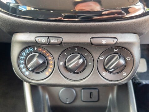 Vauxhall Corsa 1.4 SRi Vx-line Nav Black 5dr 29