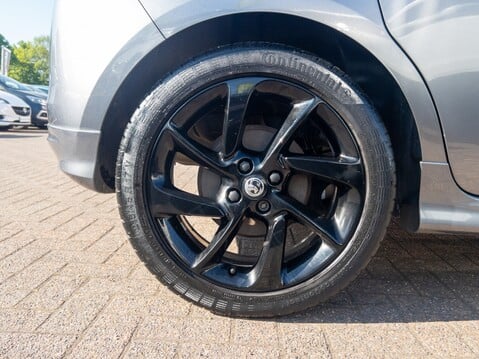 Vauxhall Corsa 1.4 SRi Vx-line Nav Black 5dr 35