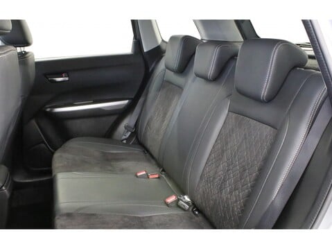 Suzuki Vitara 1.4 Boosterjet SZ5 ALLGRIP 5dr Auto 32