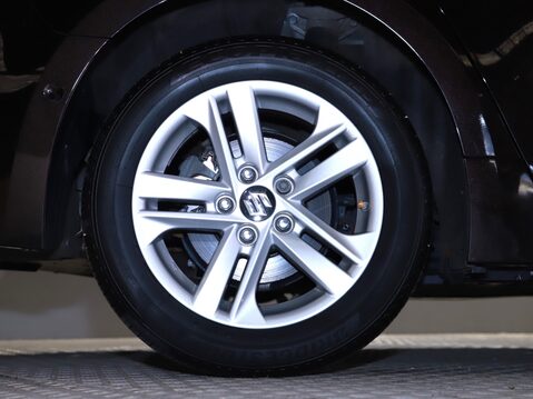 Suzuki Swace 1.8 Hybrid SZ5 5dr CVT 11
