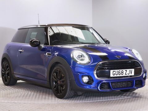 Mini Hatchback 1.5 Cooper II 3dr Auto [Chili/Nav+ Pack] 1