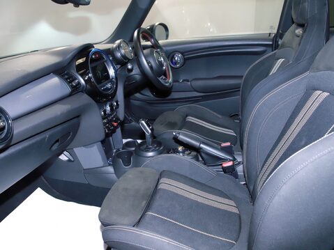 Mini Hatchback 1.5 Cooper II 3dr Auto [Chili/Nav+ Pack] 2