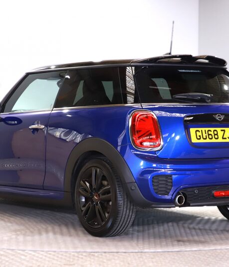 Mini Hatchback 1.5 Cooper II 3dr Auto [Chili/Nav+ Pack]