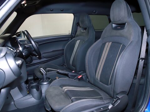 Mini Hatchback 1.5 Cooper II 3dr Auto [Chili/Nav+ Pack] 20