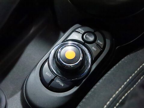 Mini Hatchback 1.5 Cooper II 3dr Auto [Chili/Nav+ Pack] 26
