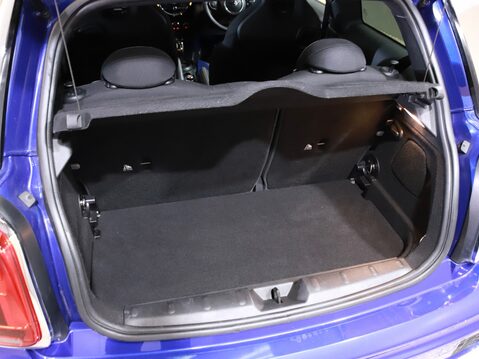 Mini Hatchback 1.5 Cooper II 3dr Auto [Chili/Nav+ Pack] 32