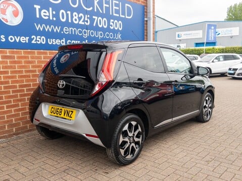 Toyota Aygo 1.0 VVT-i X-Plore 5dr 9