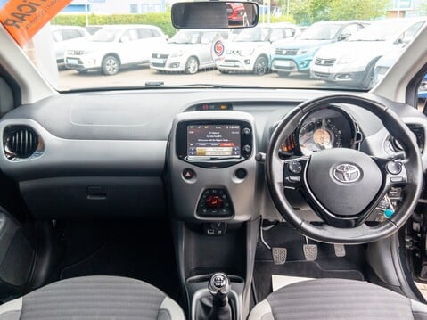 Toyota Aygo 1.0 VVT-i X-Plore 5dr 20