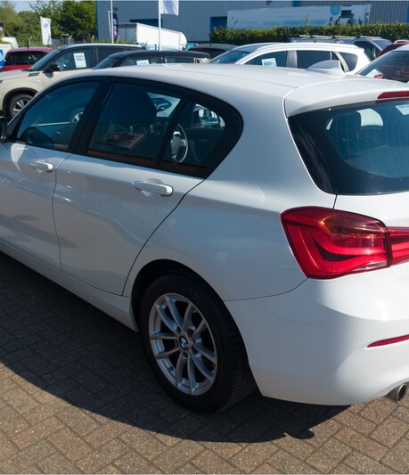 BMW 1 Series 116d SE 5dr [Nav]
