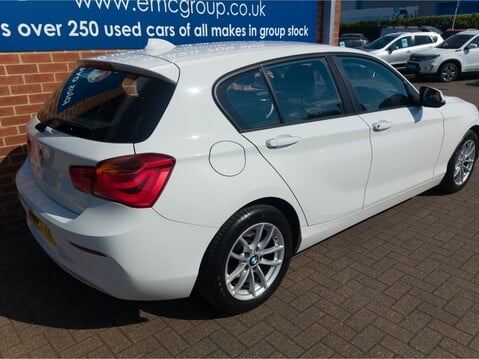 BMW 1 Series 116d SE 5dr [Nav] 9