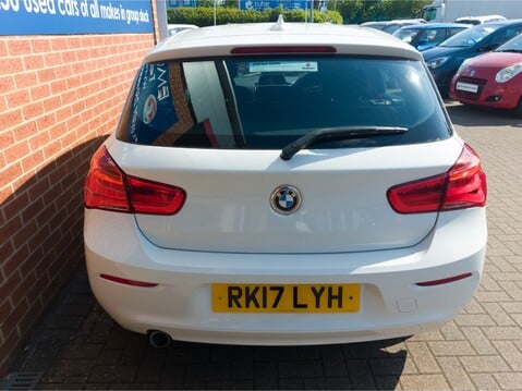 BMW 1 Series 116d SE 5dr [Nav] 10