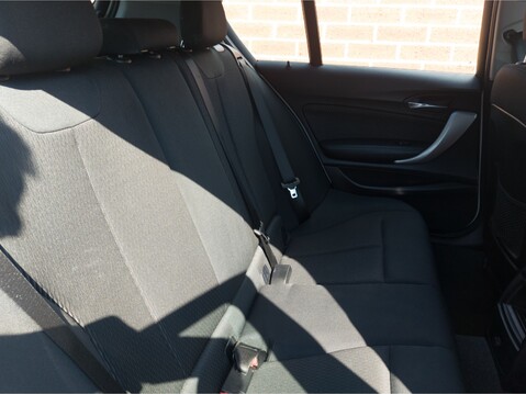 BMW 1 Series 116d SE 5dr [Nav] 16