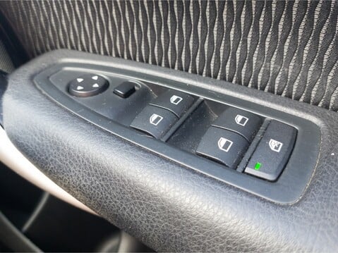 BMW 1 Series 116d SE 5dr [Nav] 27