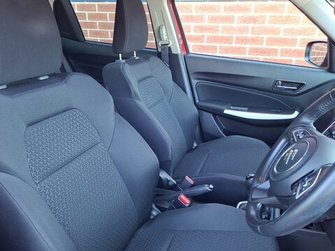 Suzuki Swift 1.2 Dualjet 83 12V Hybrid SZ-T 5dr 17