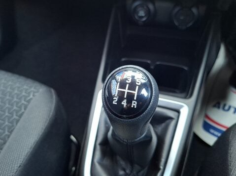 Suzuki Swift 1.2 Dualjet 83 12V Hybrid SZ-T 5dr 23