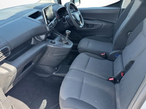 Vauxhall Combo Cargo 2300 1.5 Turbo D 100ps H1 Sportive Van 2