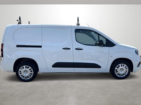 Vauxhall Combo Cargo 2300 1.5 Turbo D 100ps H1 Sportive Van 10