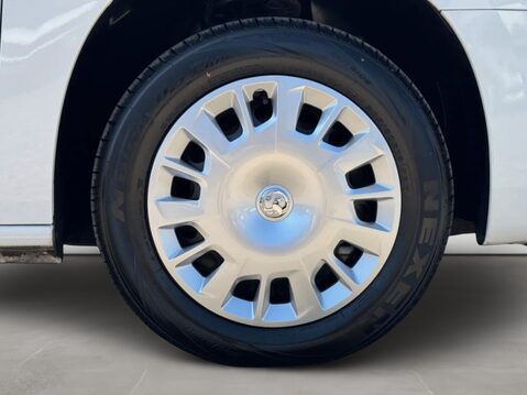 Vauxhall Combo Cargo 2300 1.5 Turbo D 100ps H1 Sportive Van 11