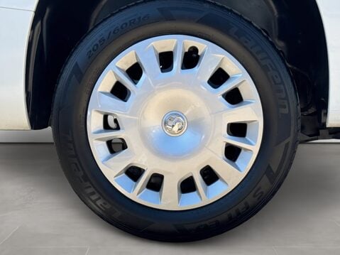 Vauxhall Combo Cargo 2300 1.5 Turbo D 100ps H1 Sportive Van 12