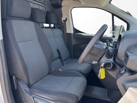 Vauxhall Combo Cargo 2300 1.5 Turbo D 100ps H1 Sportive Van 19