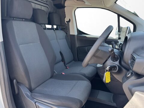 Vauxhall Combo Cargo 2300 1.5 Turbo D 100ps H1 Sportive Van 19