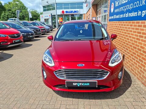 Ford Fiesta 1.1 Zetec Navigation 5dr 6
