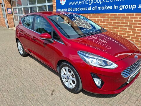 Ford Fiesta 1.1 Zetec Navigation 5dr 8