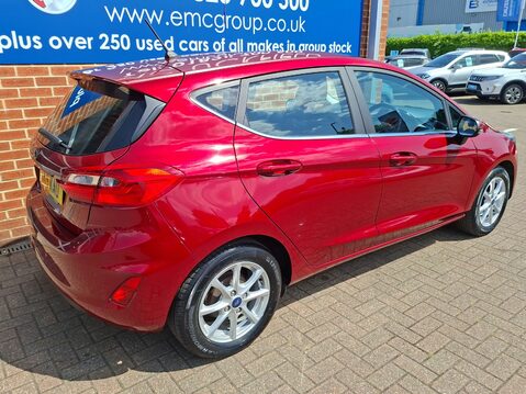 Ford Fiesta 1.1 Zetec Navigation 5dr 9