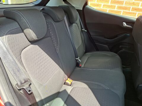 Ford Fiesta 1.1 Zetec Navigation 5dr 17