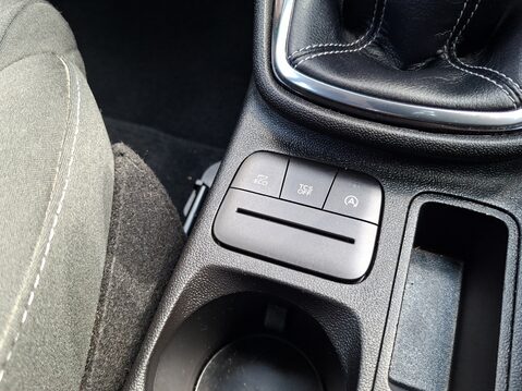 Ford Fiesta 1.1 Zetec Navigation 5dr 23