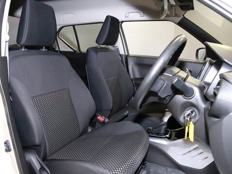 Suzuki Ignis 1.2 Dualjet 12V Hybrid SZ-T 5dr CVT 19