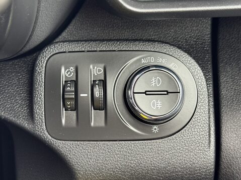 Vauxhall Combo Life 1.2 Turbo Energy 5dr 27