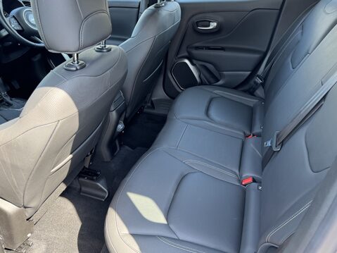 Jeep Renegade 1.3 T4 GSE Limited 5dr DDCT 33