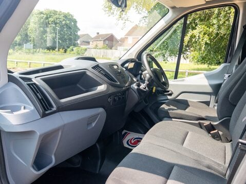 Ford Transit 2.0 TDCi 130ps Chassis Cab 2