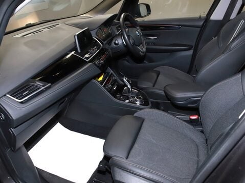 BMW 2 Series 220i Sport 5dr DCT 2