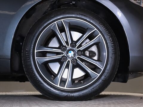 BMW 2 Series 220i Sport 5dr DCT 12