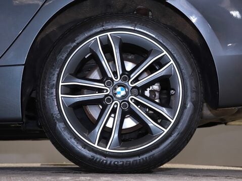 BMW 2 Series 220i Sport 5dr DCT 13