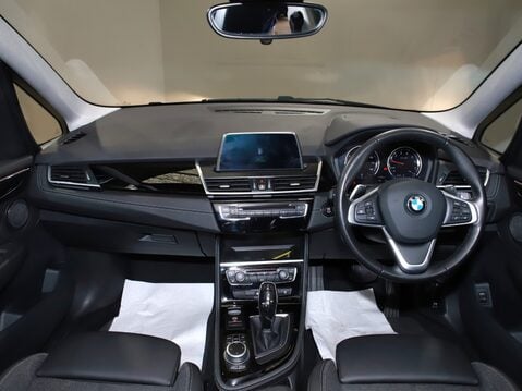 BMW 2 Series 220i Sport 5dr DCT 16