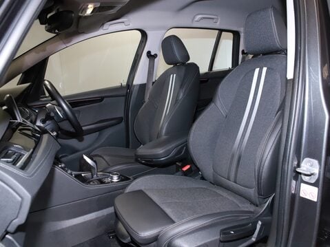 BMW 2 Series 220i Sport 5dr DCT 20