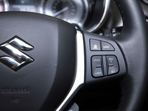 Suzuki Vitara 1.5 Hybrid SZ5 5dr AGS 30