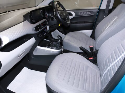 Hyundai i10 1.0 MPi Premium 5dr Auto 2