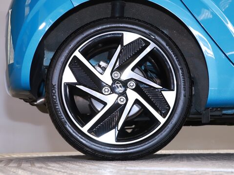 Hyundai i10 1.0 MPi Premium 5dr Auto 11