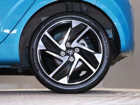 Hyundai i10 1.0 MPi Premium 5dr Auto 13