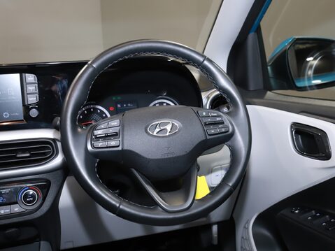 Hyundai i10 1.0 MPi Premium 5dr Auto 17