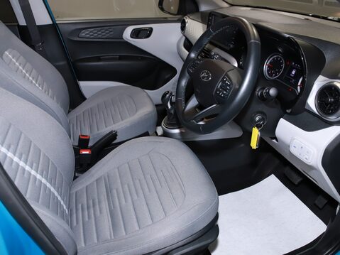 Hyundai i10 1.0 MPi Premium 5dr Auto 18