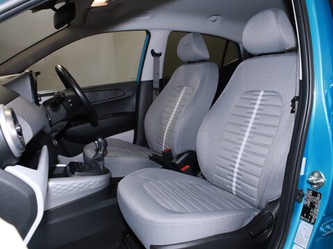 Hyundai i10 1.0 MPi Premium 5dr Auto 20