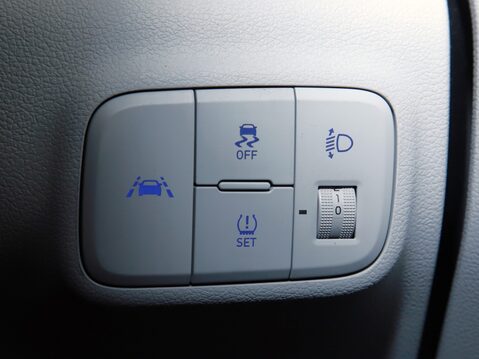 Hyundai i10 1.0 MPi Premium 5dr Auto 29