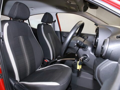 Hyundai i10 1.0 MPi SE Connect 5dr 19
